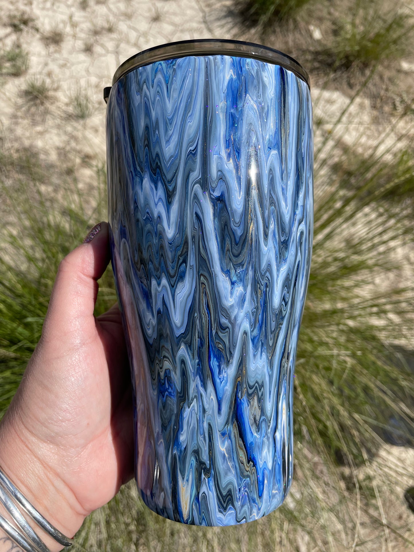 Dark blue, Light blue, White and Black Dirty Pour!