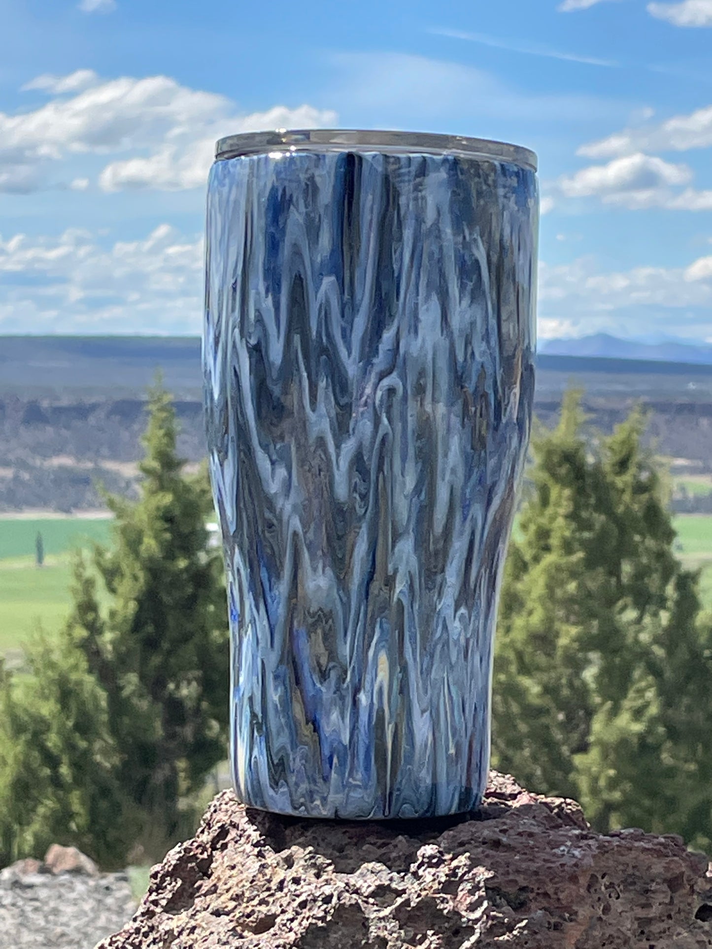 Dark blue, Light blue, White and Black Dirty Pour!